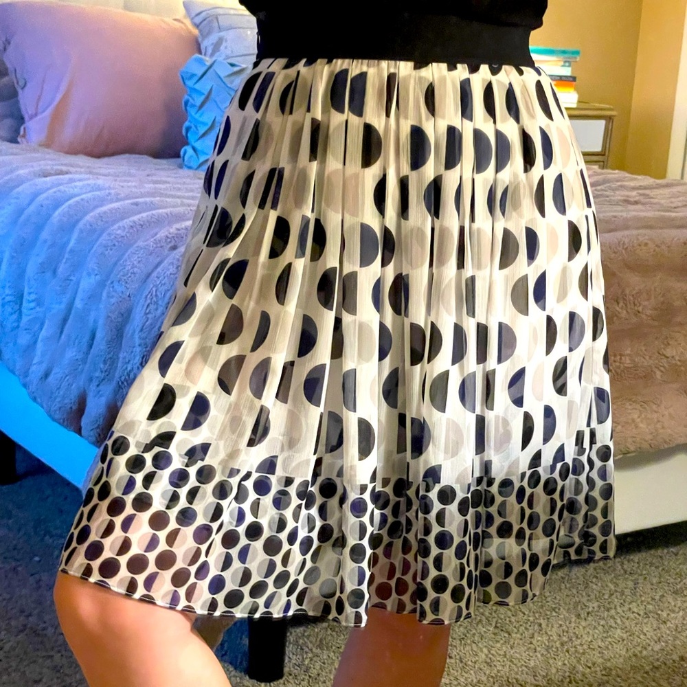 White House Black Market skirt